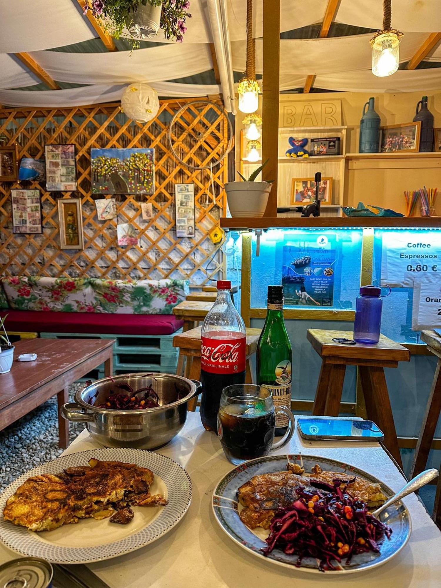 Vlora Backpackers Hostel & Bar Lungomare Екстер'єр фото